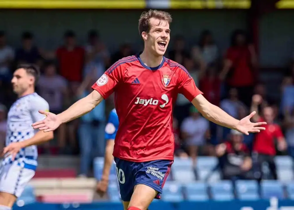 Cultural y Ceuta se lanzan a la caza de Yoldi, procedente del Osasuna.