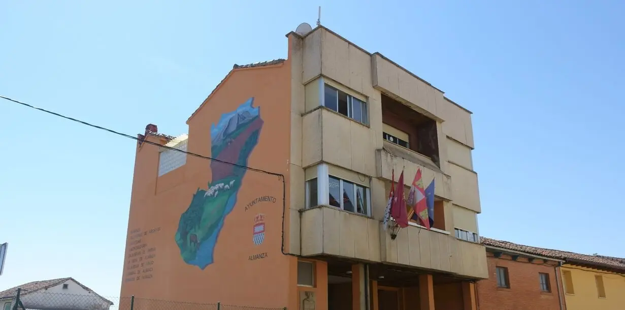 Ayuntamiento de Almanza 1