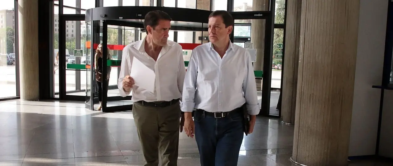Juan Carlos Suárez-Quiñones, consejero de Medio Ambiente y responsable del operativo antiincendios de la Junta, suma quince días sin comparecencia pública pese a vivir León la mayor crisis medioambiental de toda su historia.