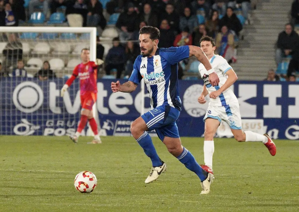 Borja Fernández, durante un partido con la Ponferradina.