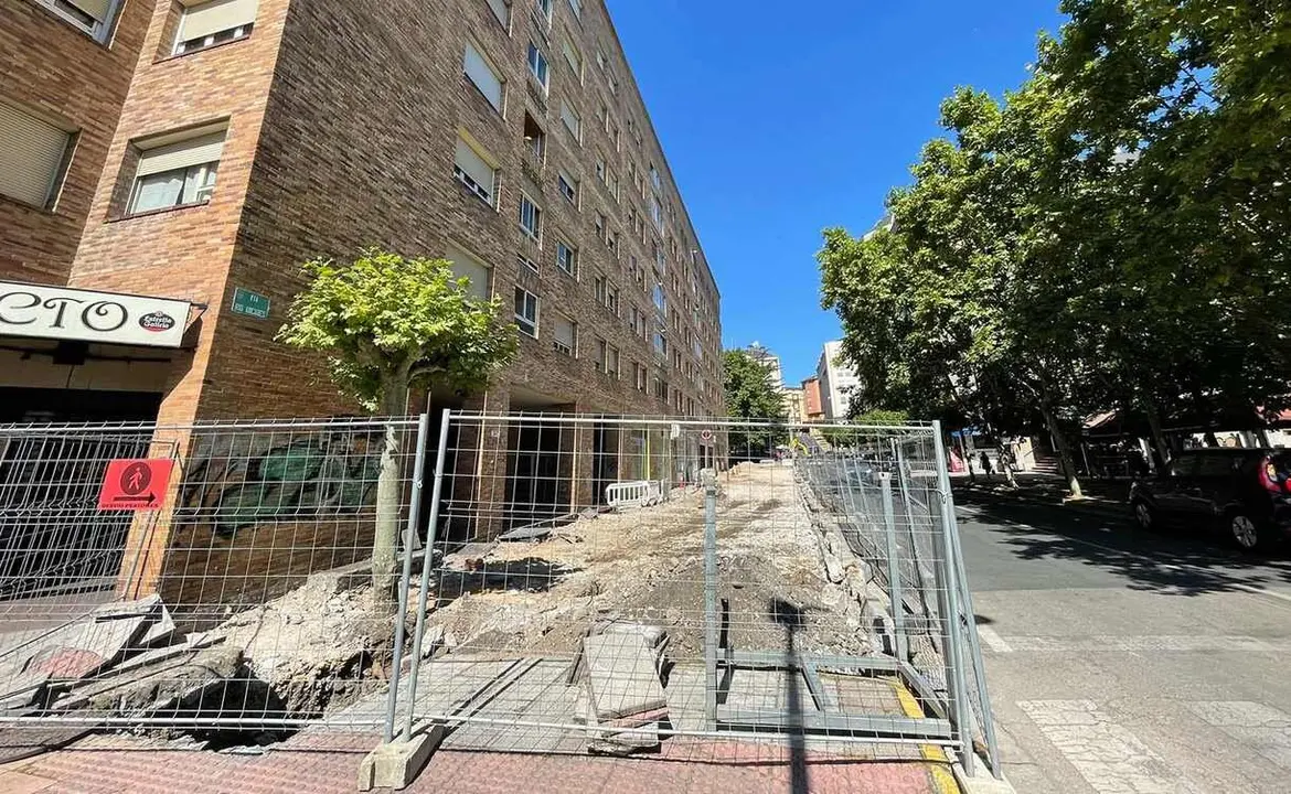 Ponferrada inaugura las obras de las calles Río Ancares y Ángel Pesataña, con un coste de 112.000 euros.