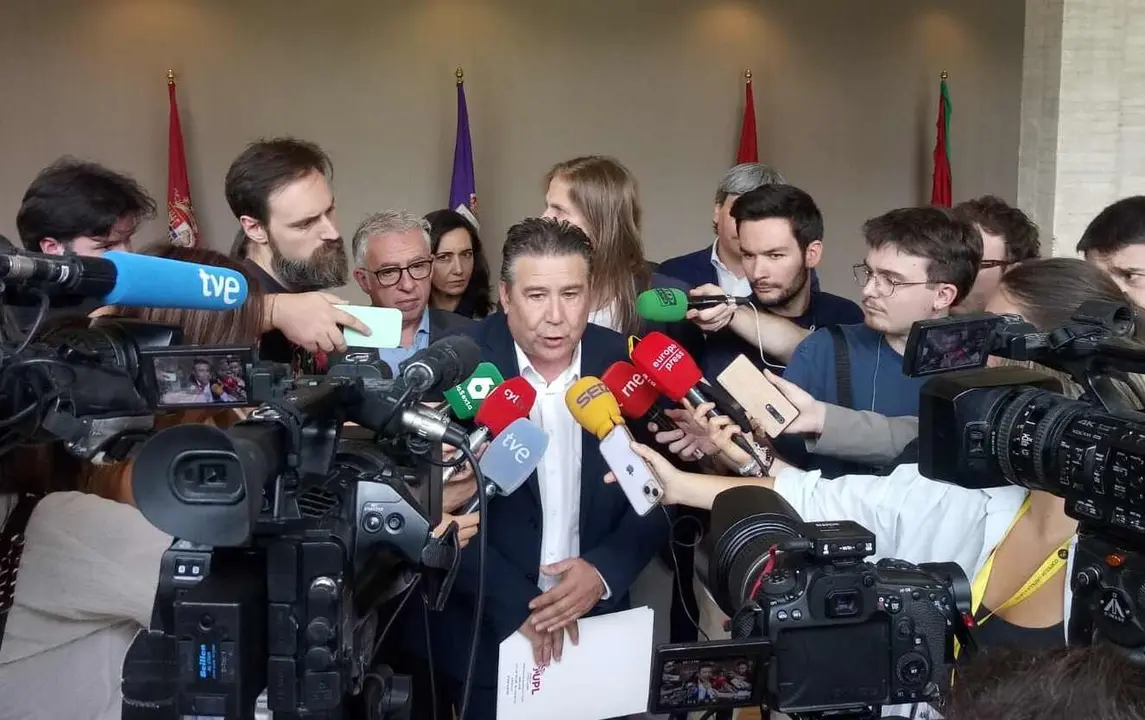 Luis Mariano Santos, en su comparecencia a la conclusi&oacute;n del pleno.