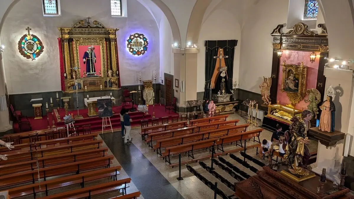 Aproximadamente 5000 personas, leoneses y foráneos, que se han acercado a Santa Nonia para para disfrutar del Museo de Verano de las cofradías.