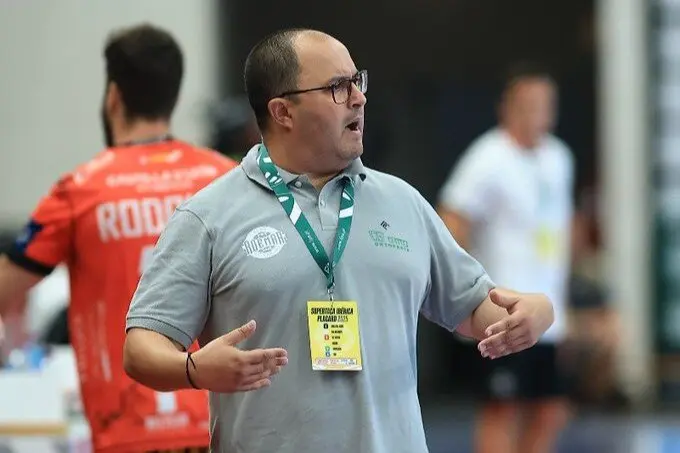 El entrenador del Abanca Ademar, Dani Gordo. Foto: Rfeb