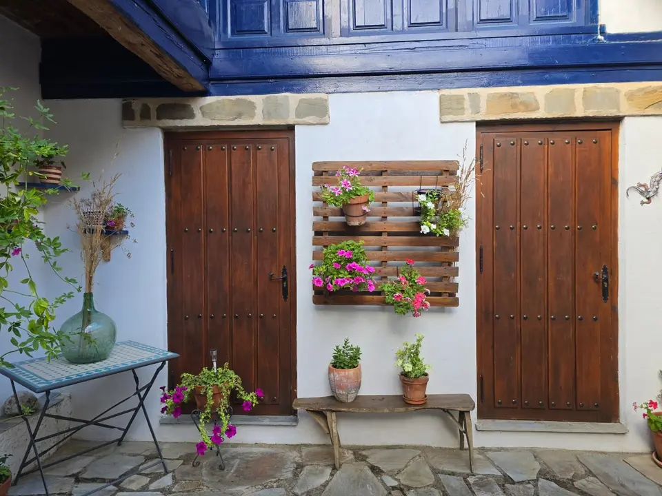 Patios (4)