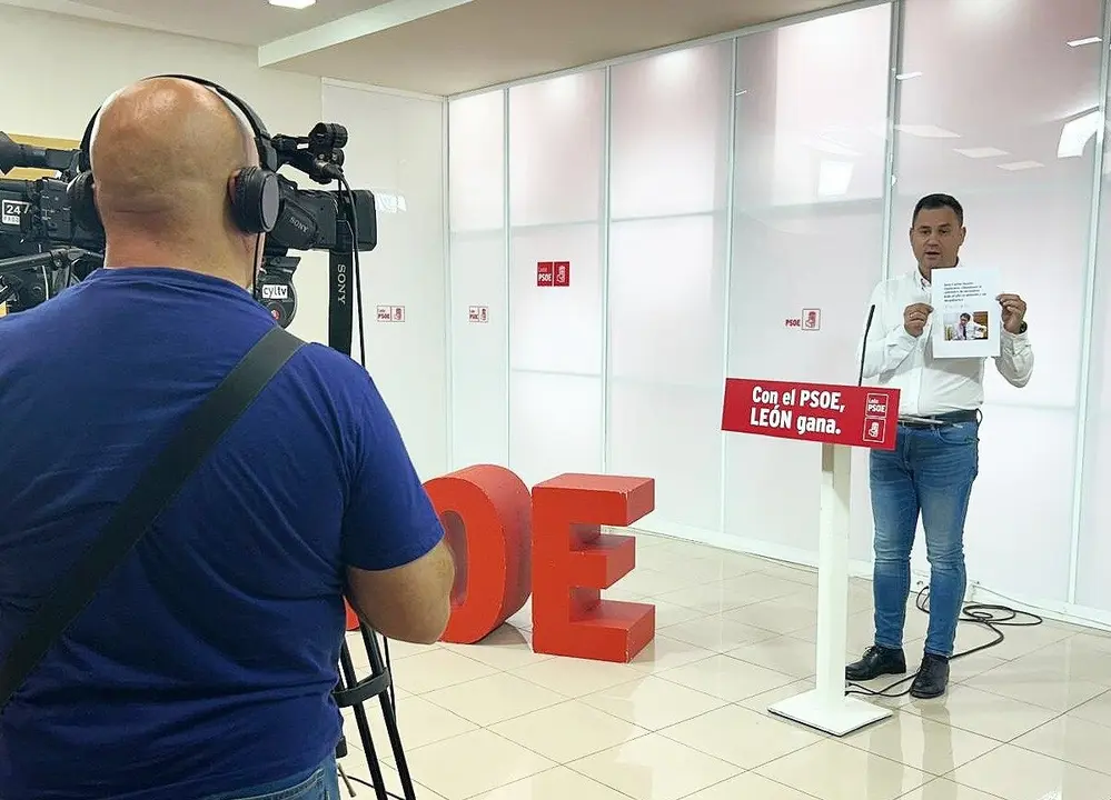 Javier Cendón, durante la rueda de prensa de este lunes.