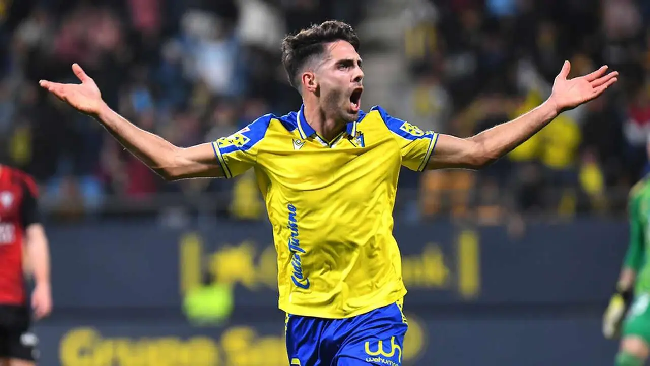 Rubén Sobrino, en una imagen como jugador del Cádiz.