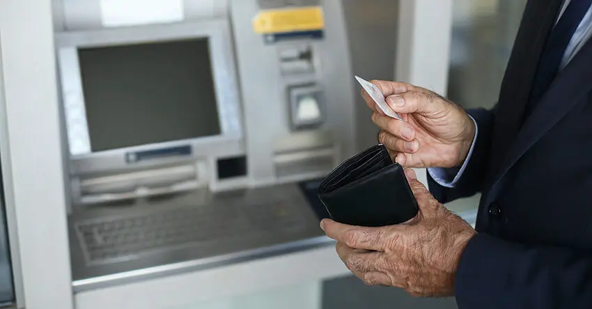 León pierde casi la mitad de sus oficinas bancarias en una década