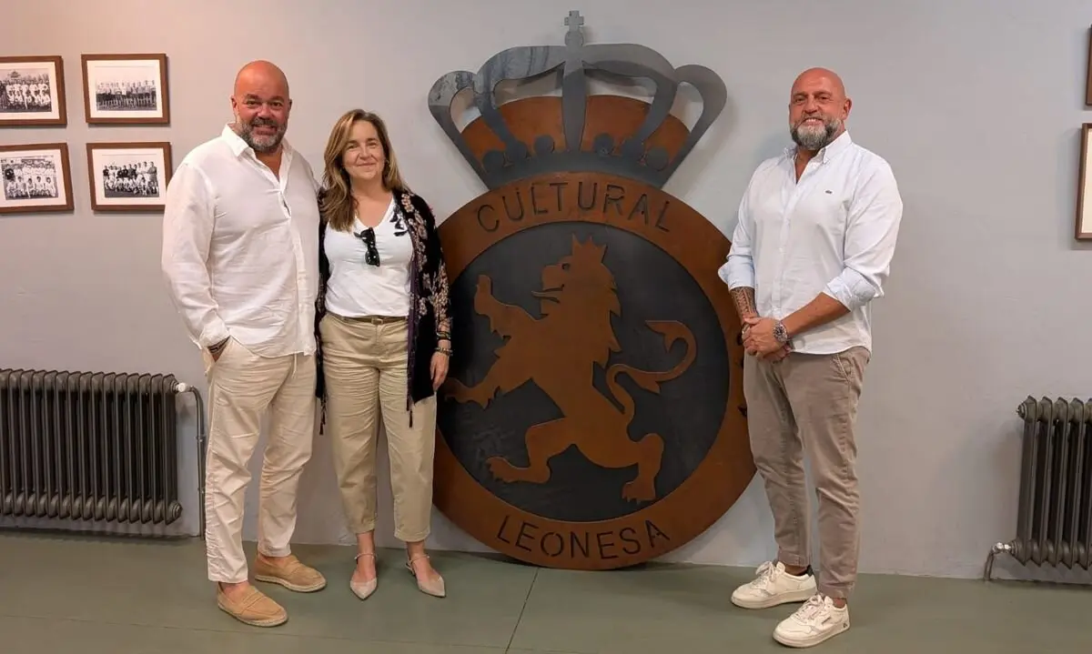 SOMOS HIJOLUSA PATROCINADOR OFICIAL DE LA CULTURAL Y DEPORTIVA LEONESA (2 )