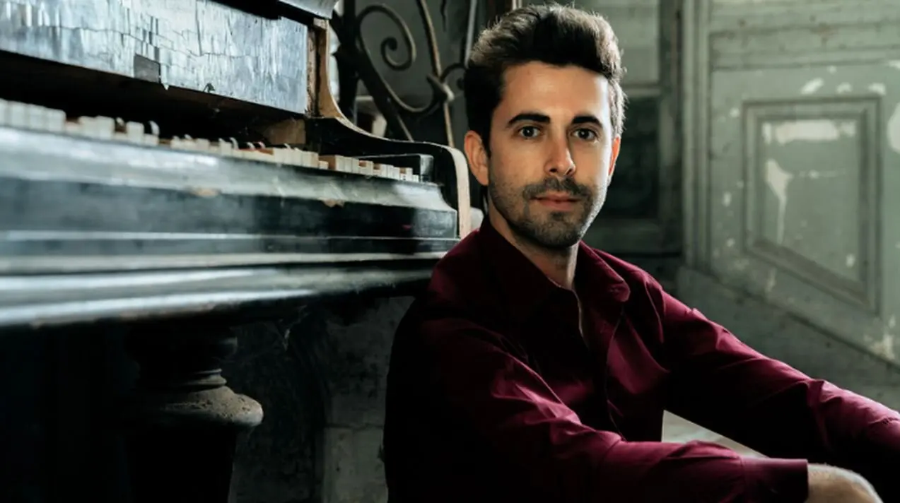 El pianista Antonio Oyarzabal