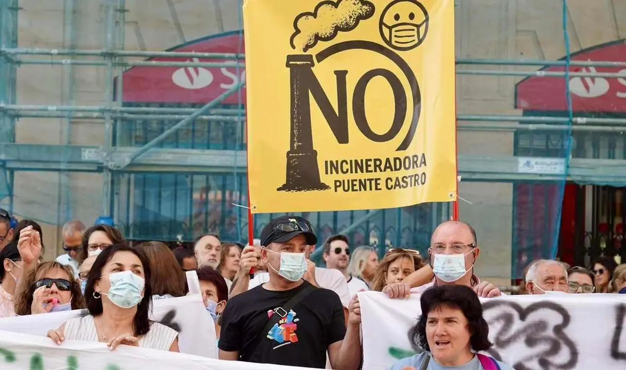 Concentración en contra de la construcción de la planta de biomasa de la Red de Calor de León.