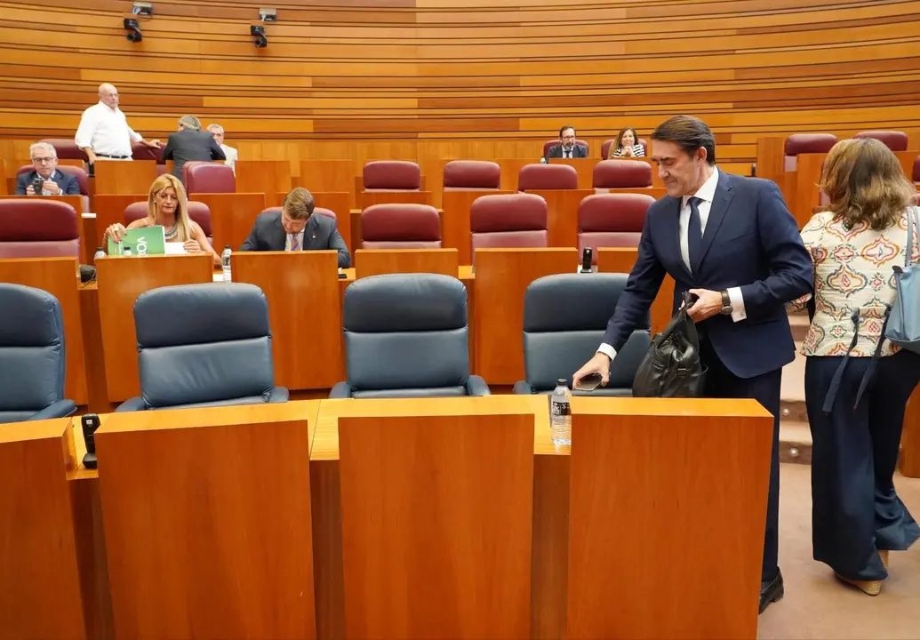 Suárez-Quiñones, en el momento de llegar al pleno.