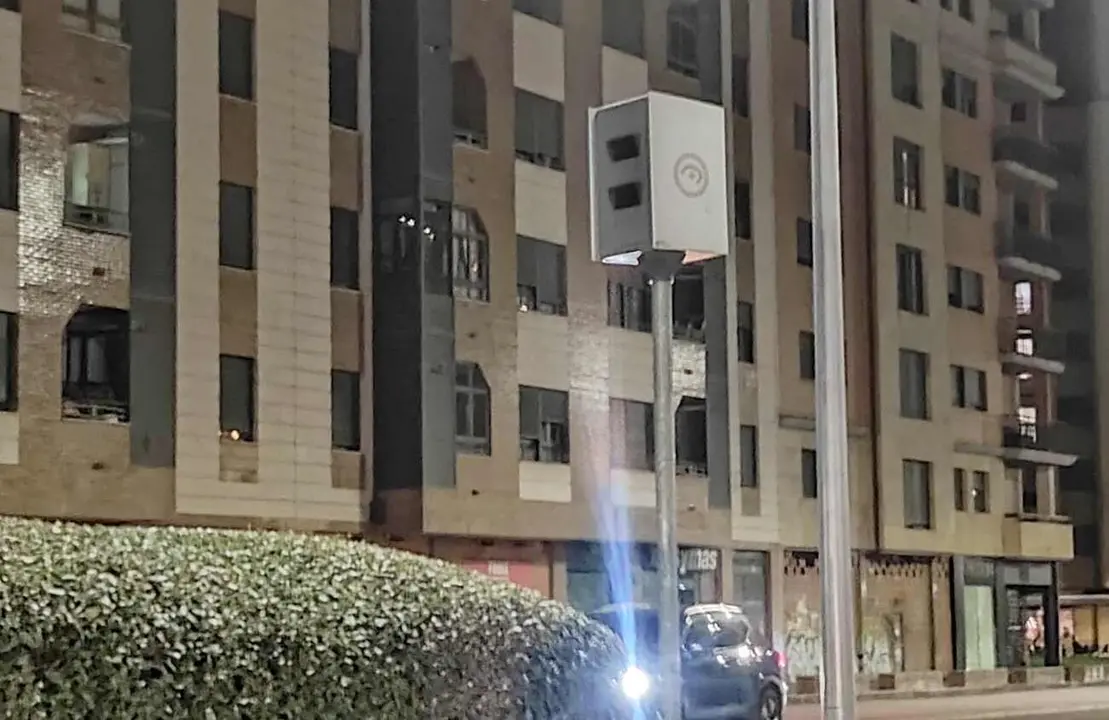 Imagen del radar, esta madrugada, en su nueva ubicación.