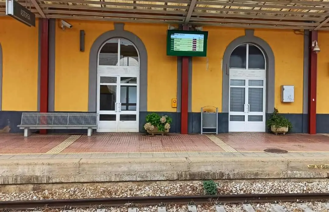 Imagen de las nuevas pantallas en la estación de Astorga.