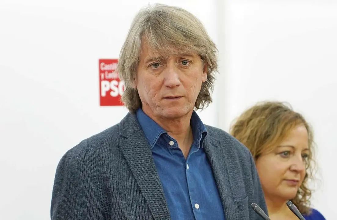 El secretario general del PSCyL, Carlos Martínez, y la eurodiputada socialista y presidenta de la Alianza Progresista de Socialistas y Demócratas en el Parlamento Europeo, Iratxe García, mantienen una reunión con las organizaciones agrarias.