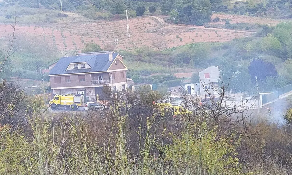 Incendio en la localidad de Borrenes al que acudieron los efectivos del Sepeis.