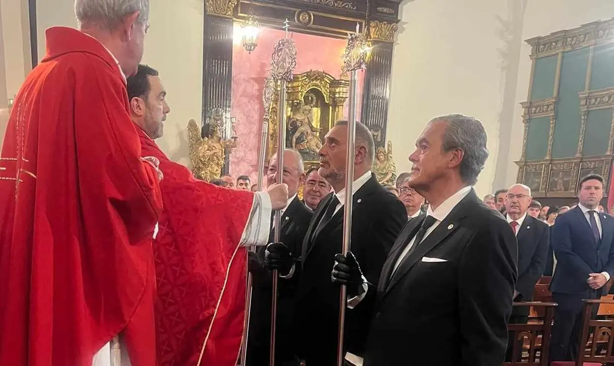 Un instante de la toma de posesión del nuevo abad.