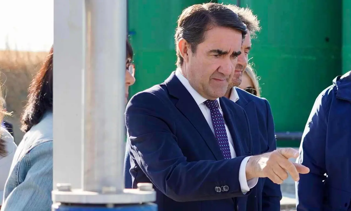 El consejero de Medio Ambiente, Vivienda y Ordenación del Territorio, Juan Carlos Suárez-Quiñones, visita la EDAR de Geria.