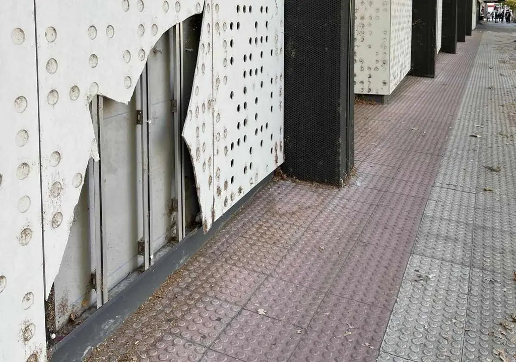 El deterioro en algunas zonas de la estación de autobuses es notable. Foto: UPL