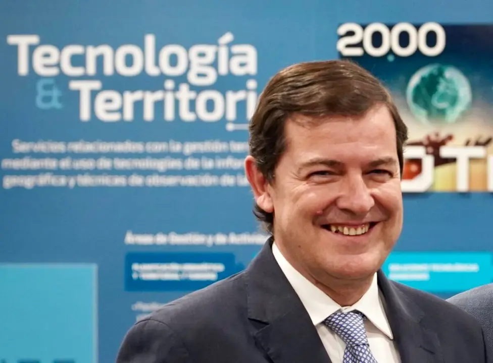 El presidente de la Junta de Castilla y León Alfonso Fernández Mañueco, clausura el acto de aniversario de Tecopysa y Cotesa. Foto: Miriam Chacón