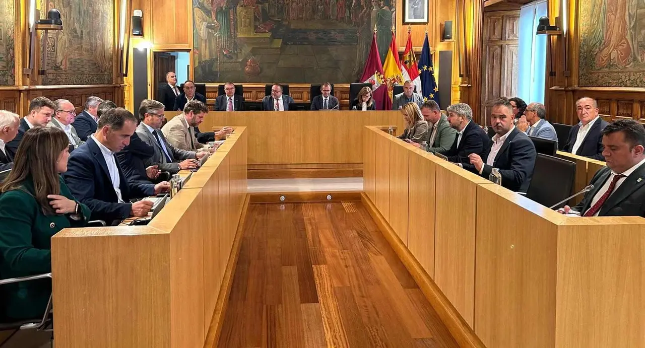 Un instante del pleno de la Diputación Provincial celebrado este miércoles.