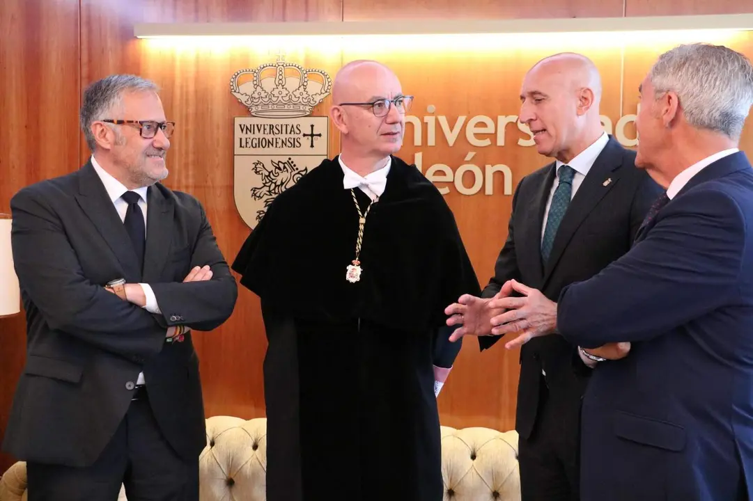 El alcalde de León, José Antonio Diez, durante el acto institucional de este jueves en la Universidad de León.