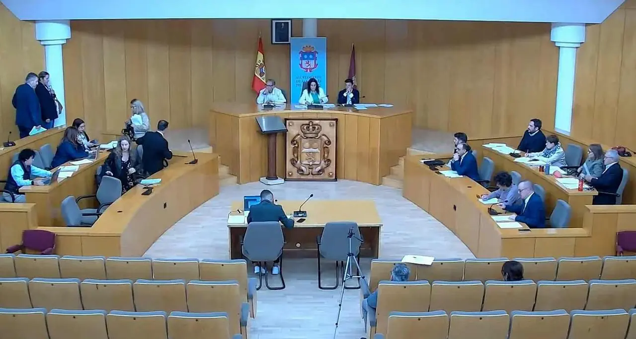 Momento en el que los concejales populares abandonan el pleno del Ayuntamiento de San Andrés.