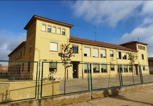 Exterior del IES Fernando Castro de  Sahagún
