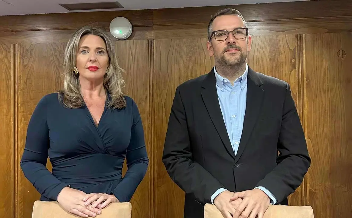 Los ediles de Vox Ponferrada. en el salón de pleno.