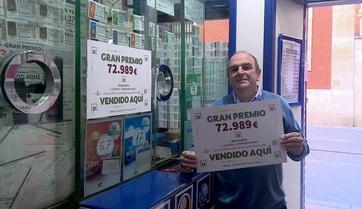 Uno de los resguardos premiados fue validado en la administración de lotería nº11 de León, situada en la calle Villafranca.