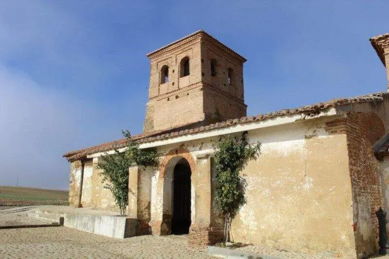 Iglesia de San Martín de la Cueza, en el término municipal de Sahagún.