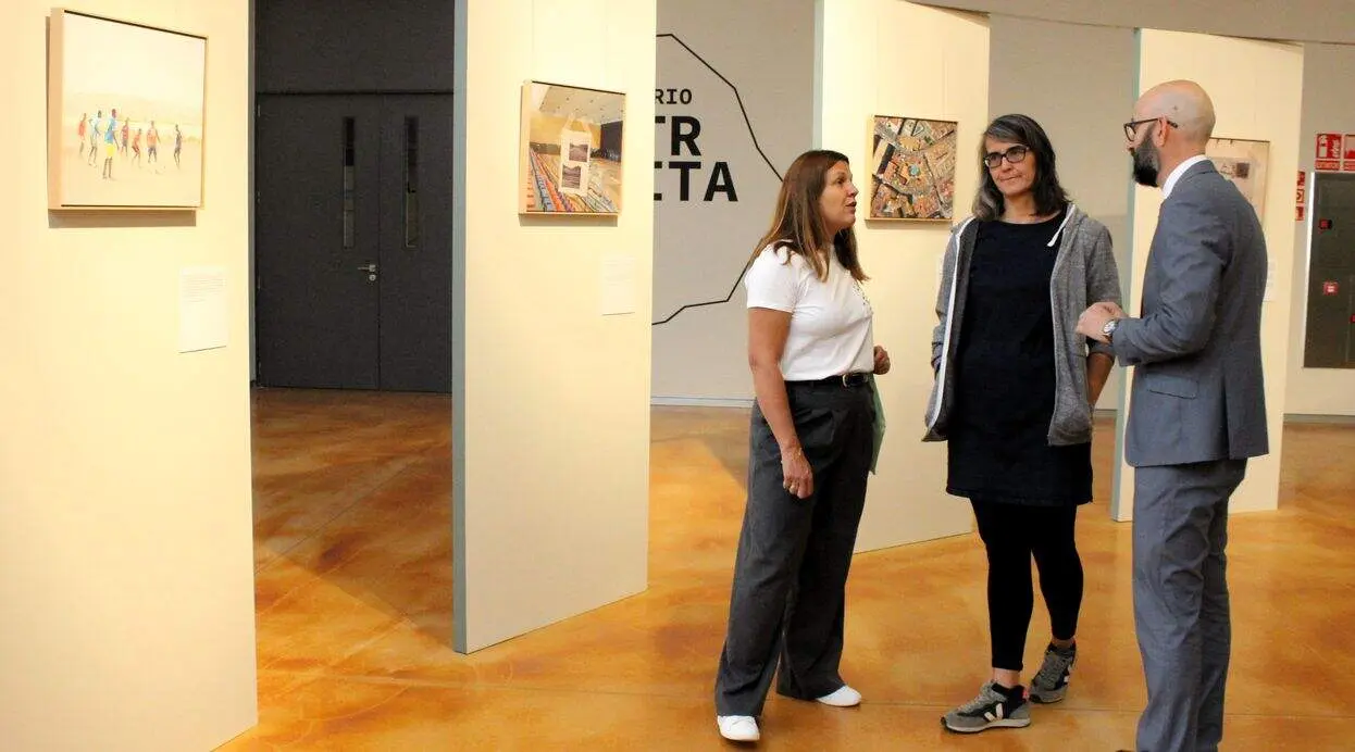 Imagen de la exposición 'Eroding Franco', del periodista documental Jordi Jon, en el vestíbulo de la Térmica Cultural.