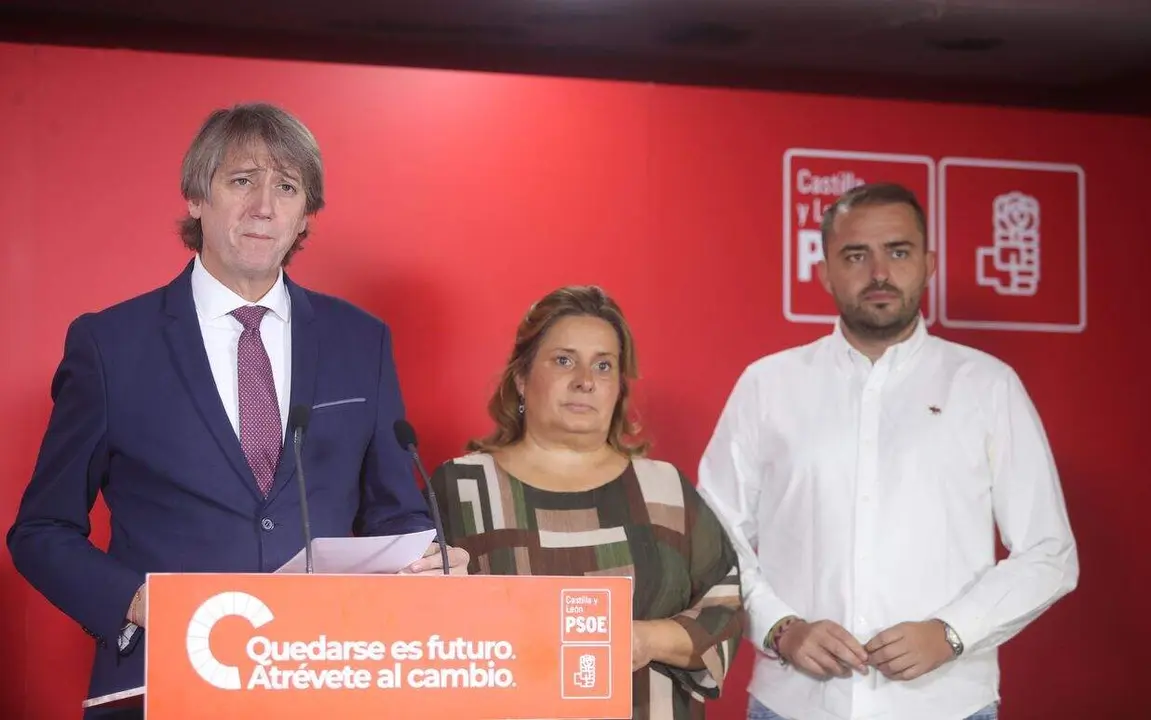 El secretario general del PSOE de Castilla y León, Carlos Martínez, comparece una vez finalizado el proceso de primarias de la candidatura a la Presidencia de la Junta.