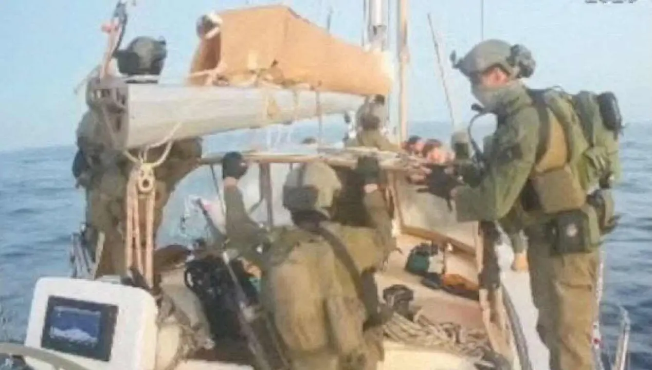 Imagen de la flotilla en el momento de ser interceptada.