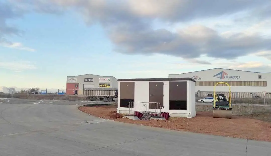 Imagen del acceso a las instalaciones del polígono industrial.