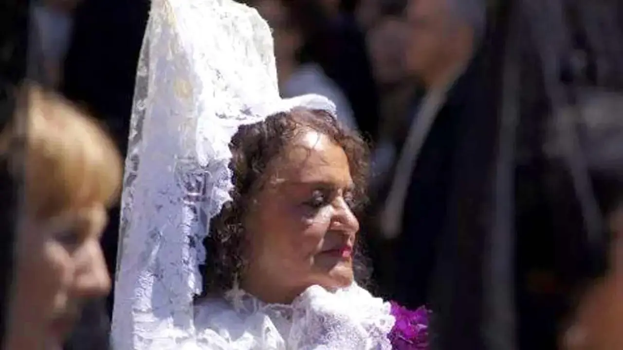 Menchu Manzano, durante la celebración de una Semana Santa en León.