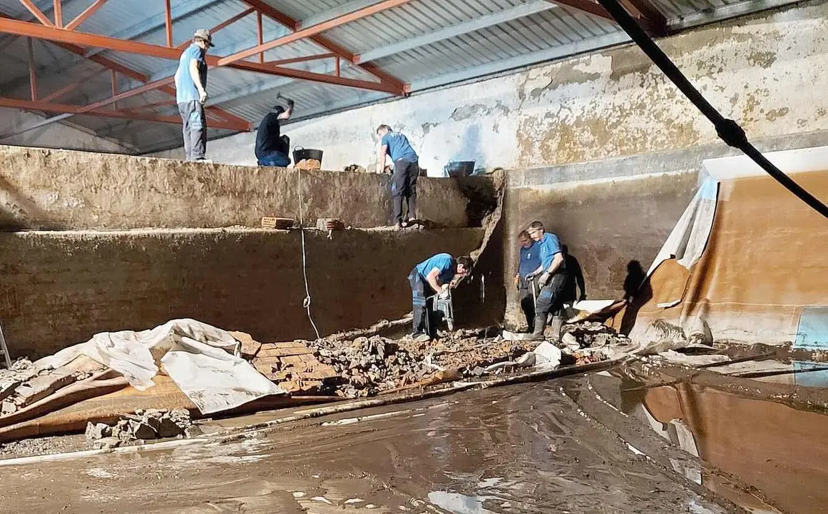 Restauración de los depósitos de agua tras la rotura del muro