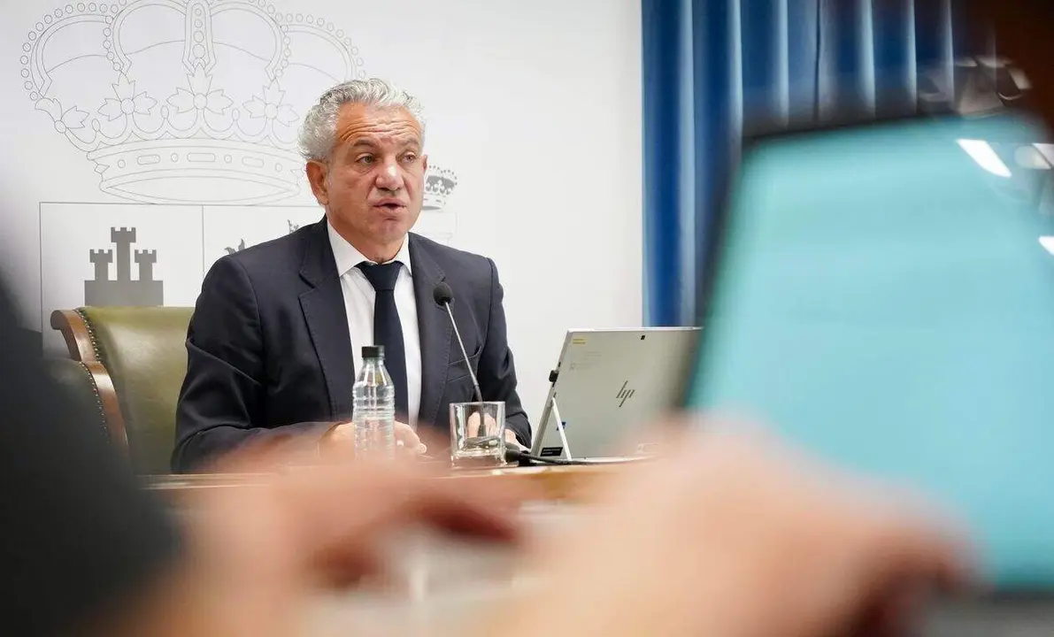 El delegado del Gobierno en Castilla y León, Nicanor Sen, presenta las inversiones del Gobierno de España en modernización de regadíos en la Comunidad.