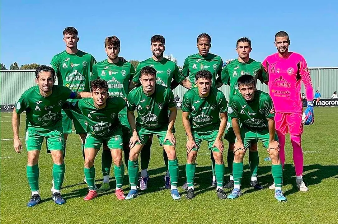 Imagen del once inicial del Astorga en Burgos.
