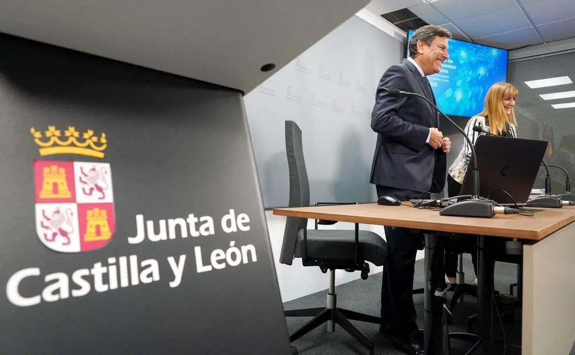 El consejero de Economía y Hacienda, Carlos Fernández Carriedo, analiza en rueda de prensa el Proyecto de Ley de Presupuestos Generales de la Comunidad de Castilla y León para el año 2026. Foto: Mirian Chacón