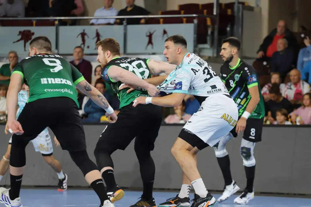 El Abanca Ademar busca sumar su cuarta victoria, ahora ante su hinchada. Foto: Isaac Llamazares