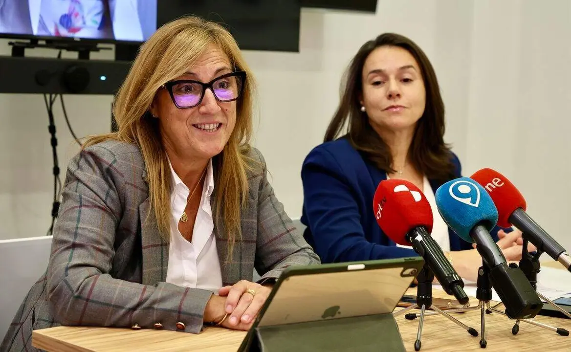 La coordinadora del Grupo de Mujeres Empresaria del Círculo Empresarial Leonés, Azucena Ramos, y la vocal de la directiva, Ana Belén Martínez, presentan la segunda edición del Congreso de Mujeres Empresarias y Networking Estratégico ‘Ellas impulsan León’