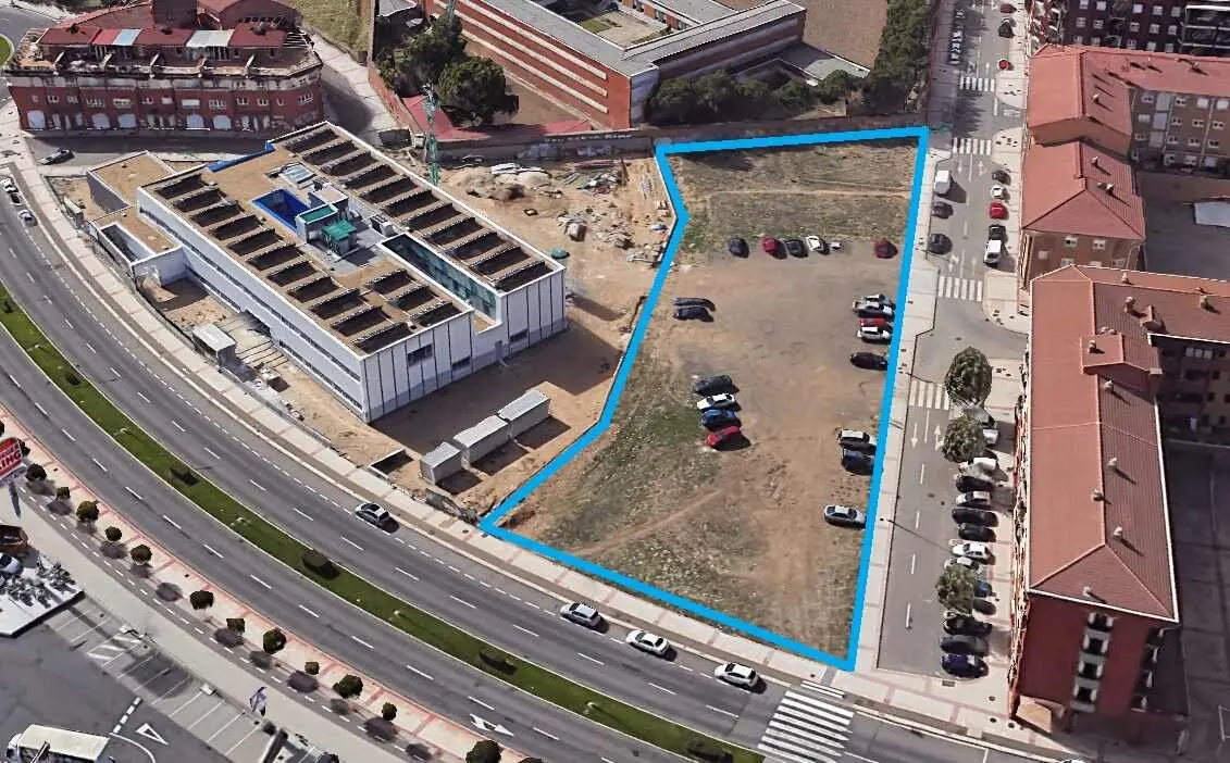 Imagen del nuevo aparcamiento localizado junto al centro de salud de El Ejido.