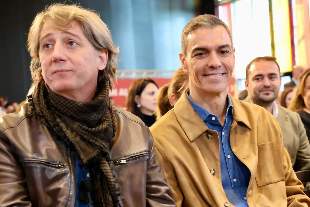 Carlos Martínez junto a Pedro Sánchez. Foto: Campillo