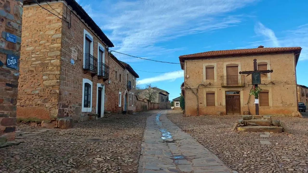 Castrillo de los Polvazares, una de las localidades que estará en la ruta a realizar por los operadores turísticos.