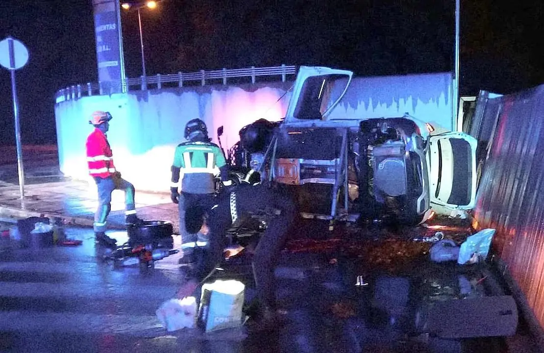 Imagen de Bomberos Ponferrada del lugar del accidente.