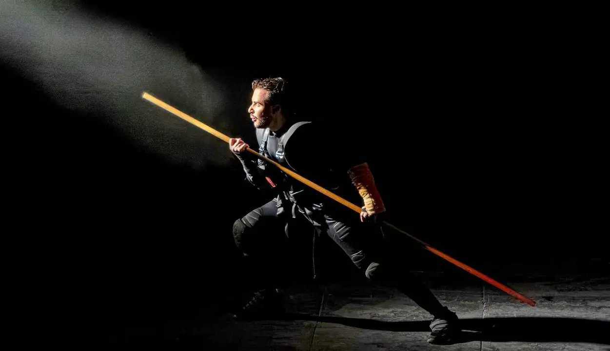 Este viernes 30 de octubre a las 20:30 horas, el Auditorio Ciudad de León acogerá la representación de ‘Tebanas’, un espectáculo de la compañía Ay Teatro que retoma tres grandes tragedias griegas.