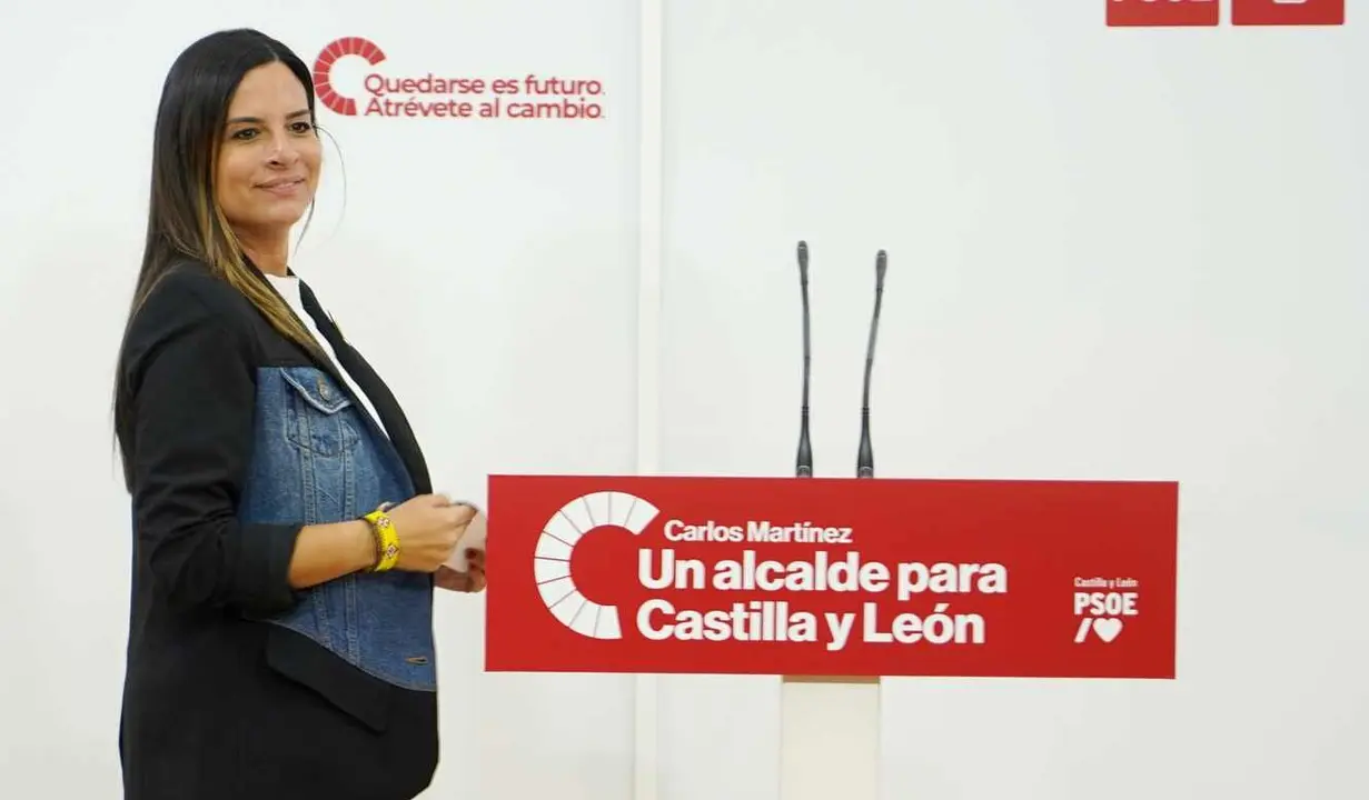 La vicesecretaria general del PSOE de Castilla y León y viceportavoz en las Cortes, Nuria Rubio, comparece en rueda de prensa tras mantener una reunión con representantes de la Plataforma de Bomberos Profesionales de Castilla y León.