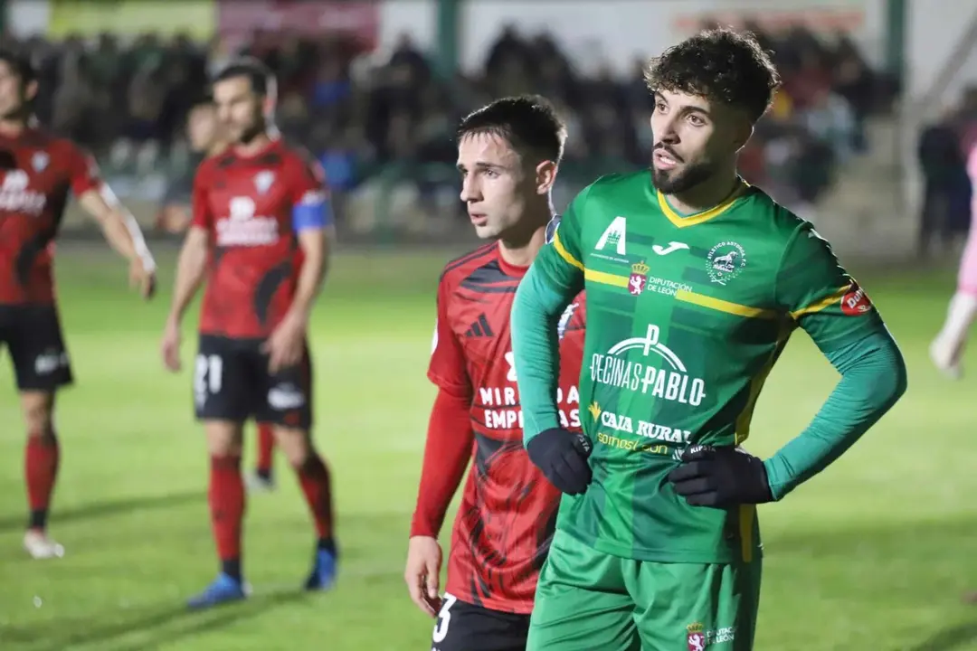 El Astorga se mide a un rival directo en la lucha por la salvación.