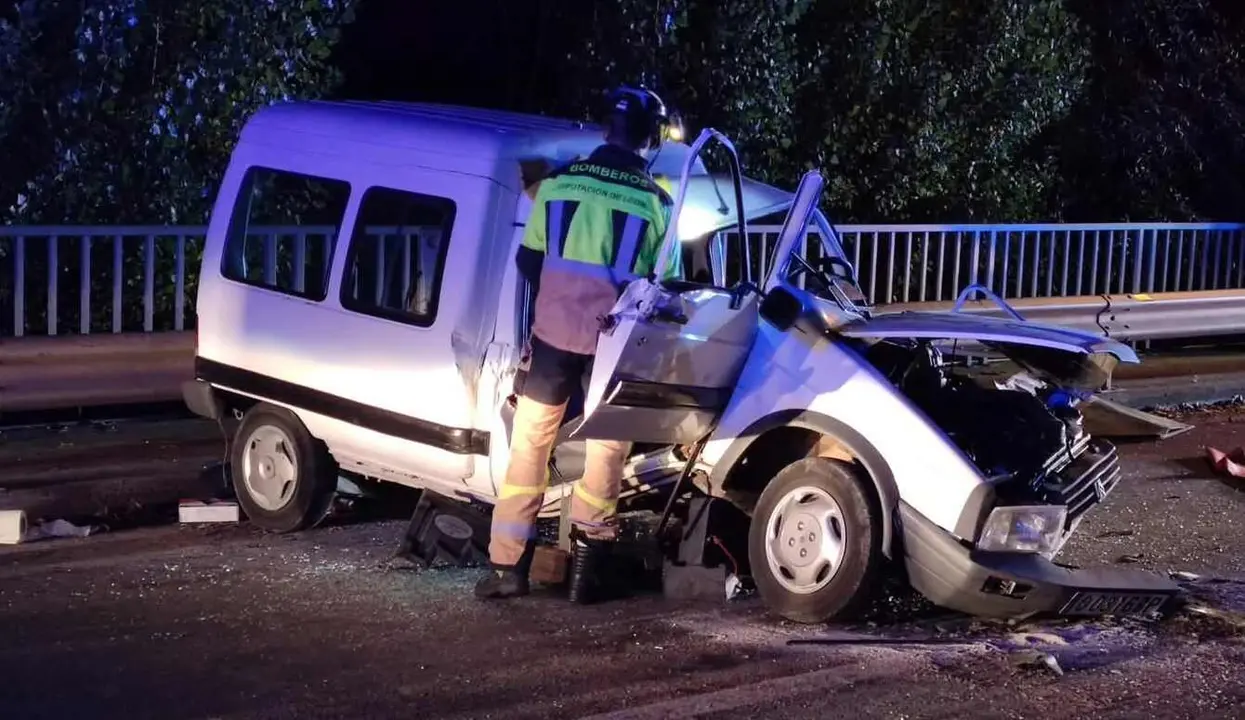 Imagen del punto del vial en el que tuvo lugar el aparatoso accidente de tráfico.